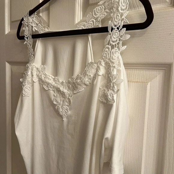 2X~WHITE BLOUSE~ LACE SHOULDERS~NWOT~ - Picture 7 of 9
